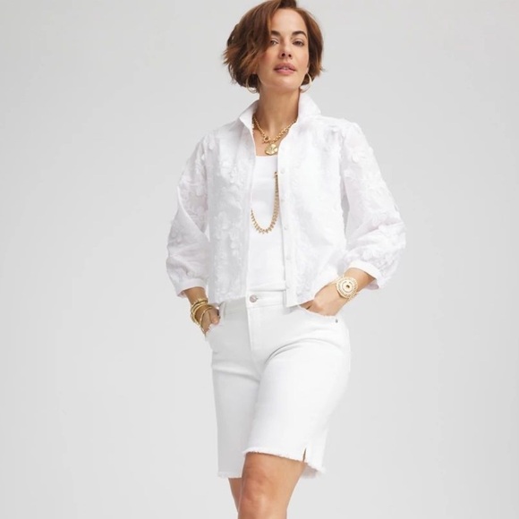 Chicos So Slimming Frayed Shorts in White size 10 - Picture 3 of 14